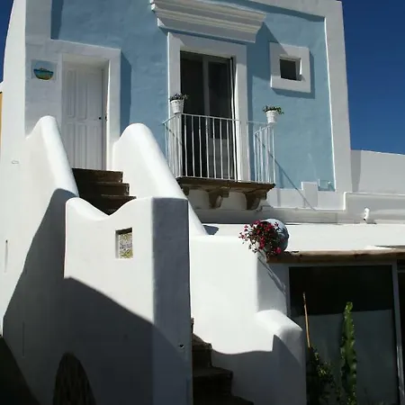 Semesterbostad La Ginestra Panarea